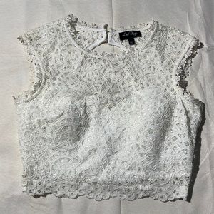 Beautiful Womens Lace Top size 7